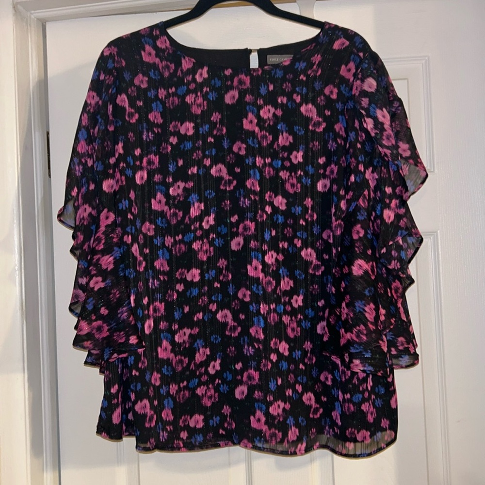 Vince Camuto Women’s Ruffle Split Sleeve Blouse.Pink,Black and Blue Print.